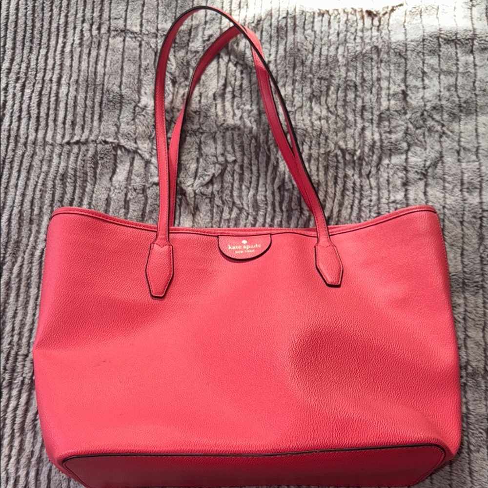 Kate SpadeBeautiful Rare Coral LeatherTote Vibrant Everyday Essential